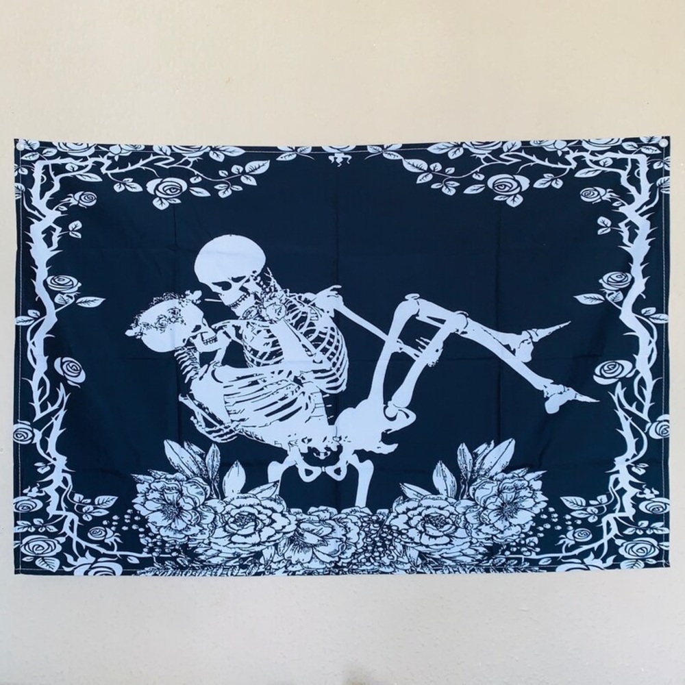 Skeleton Lovers Tapestry - Black and White Wall Decor